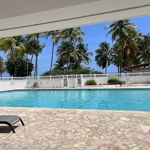 Relaxing Condo-5 Mins From Airport Apartment